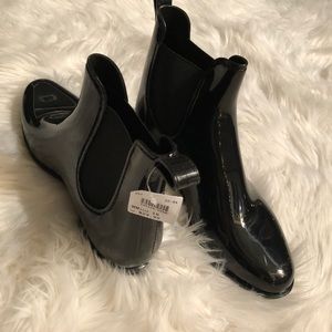 Rugged Outback Black Ankle Rain Boots